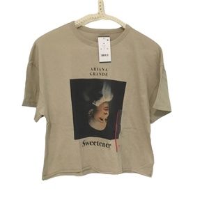 Ariana Grande women’s tshirt Sweetner, XS, brand new